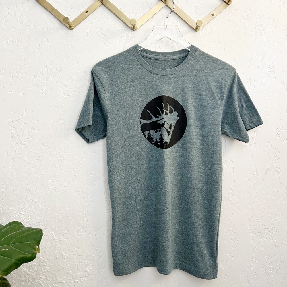 Made of Mountains Short Sleeved Graphic T-Shirt Size S